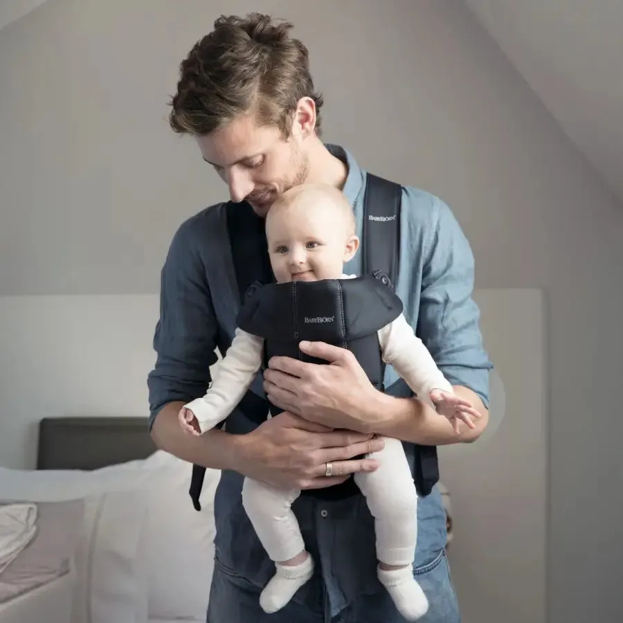 BabyBjorn Baby Carrier Mini, Cotton (Black)