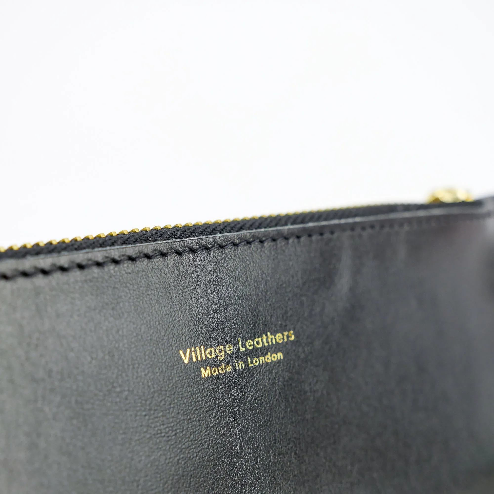 Black Leather Zip Purse - Roam