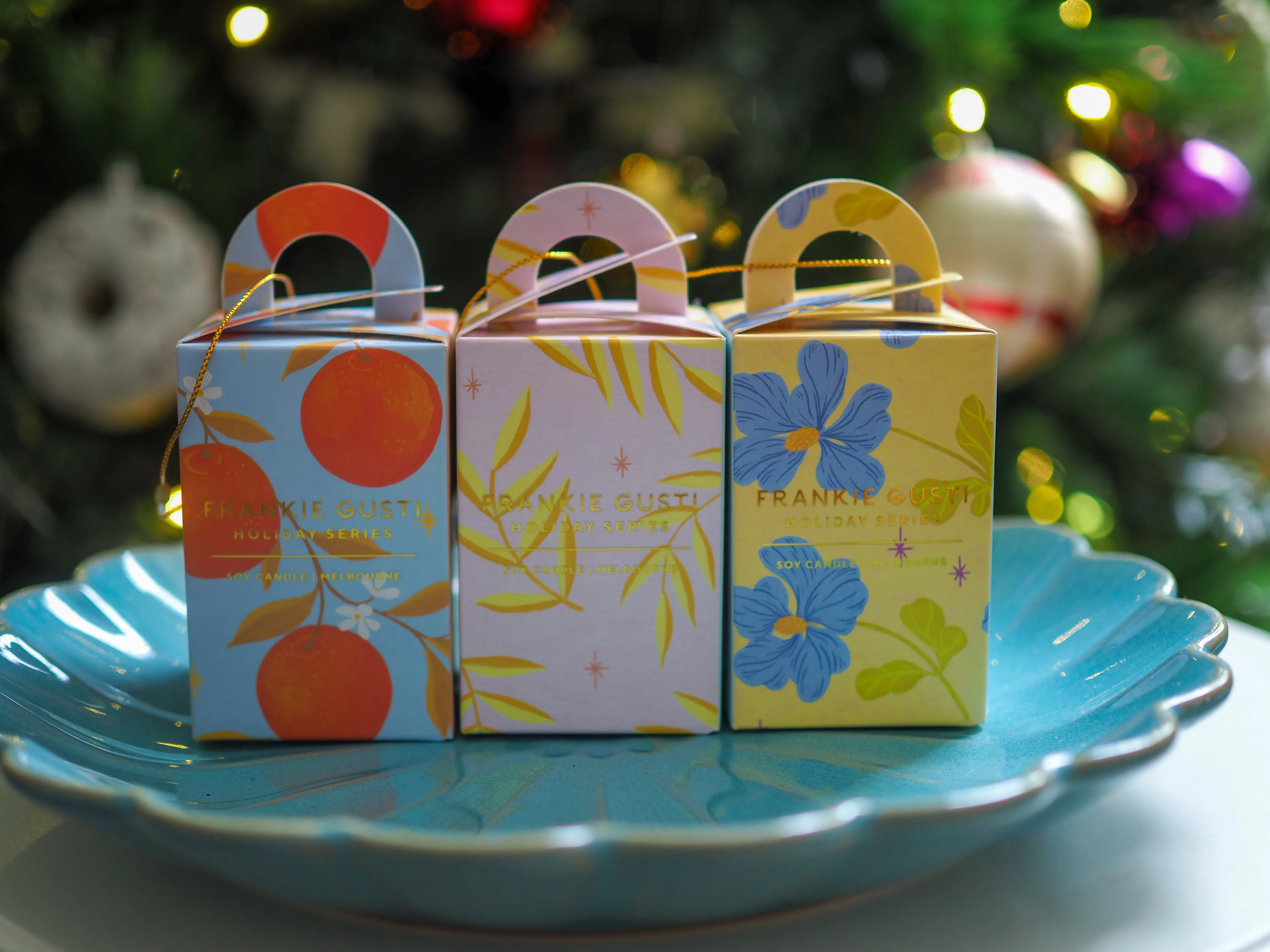 Christmas Ornament Candle - Basil & Melon we
