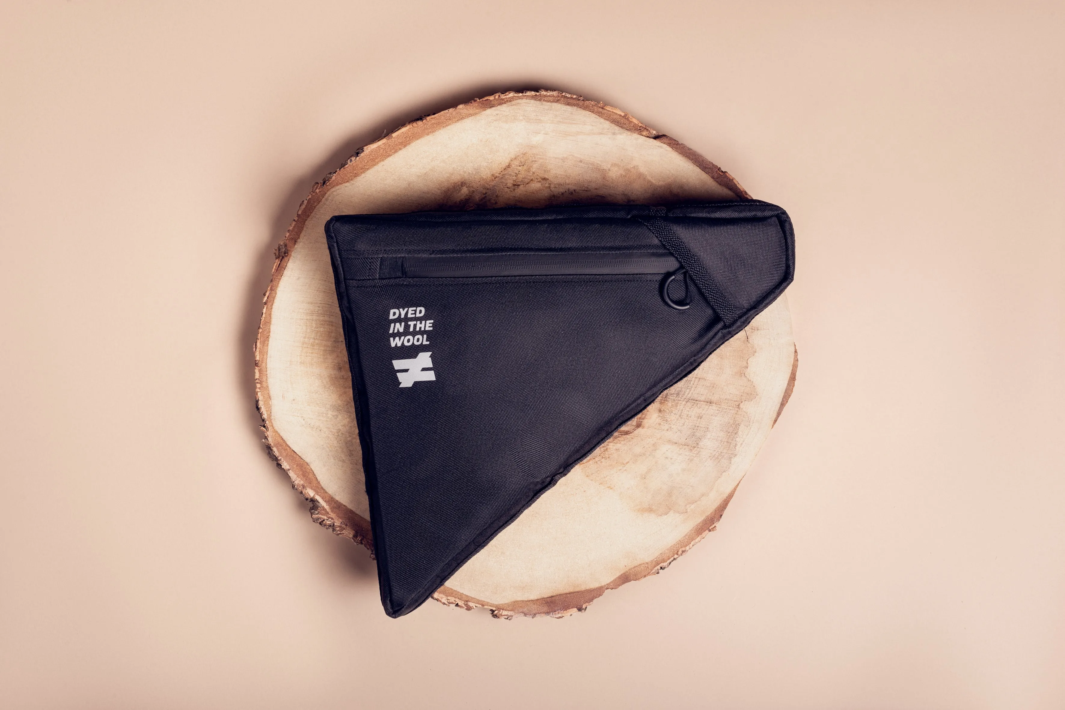 CORE: WEDGE BAG
