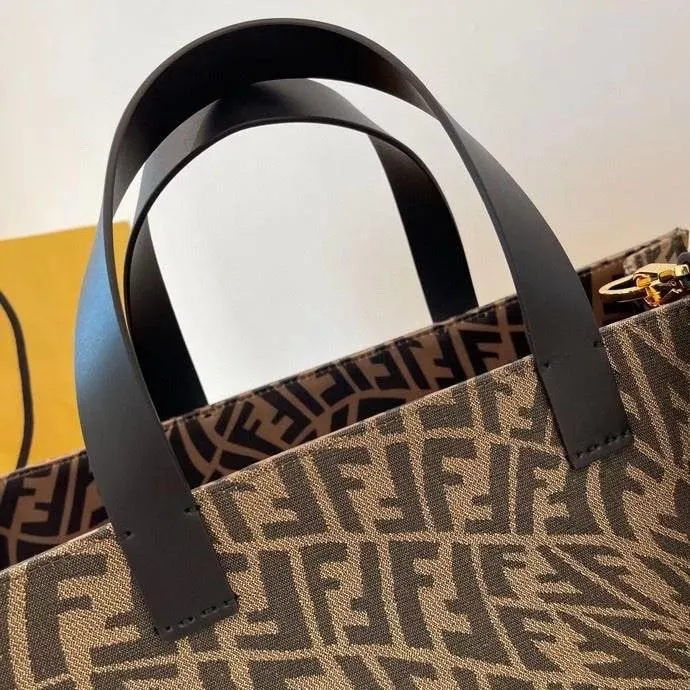 EN   Designer bags by Fendi 167
