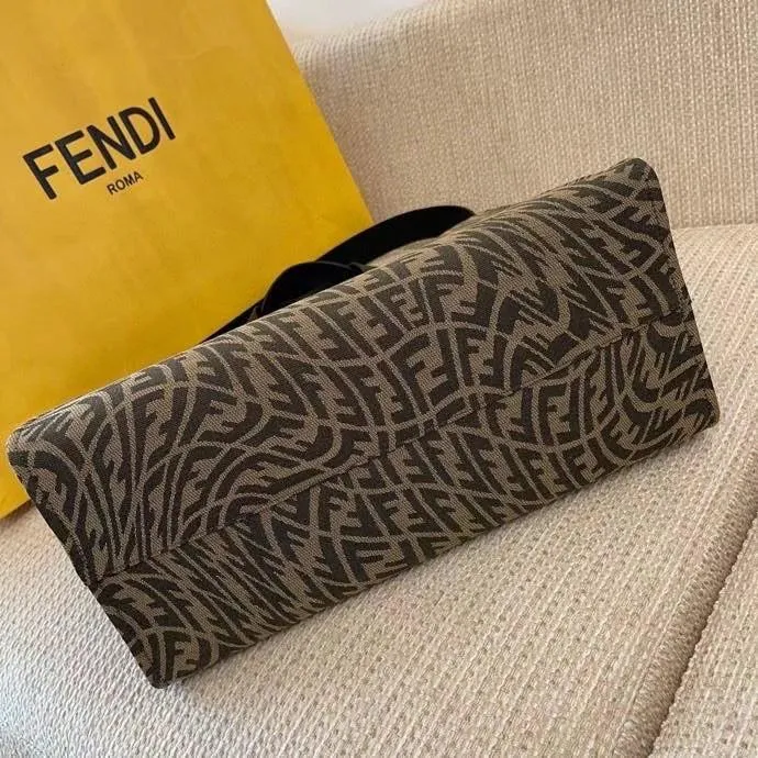 EN   Designer bags by Fendi 167
