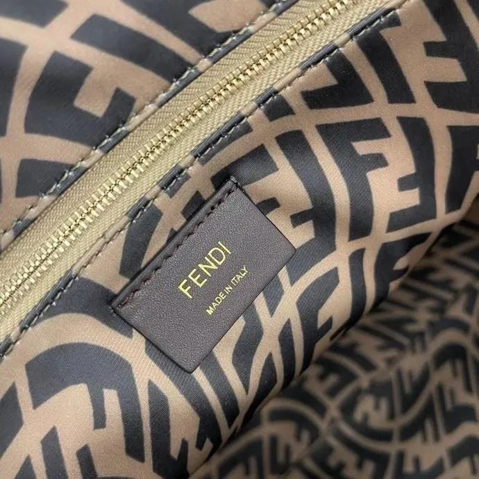 EN   Designer bags by Fendi 167