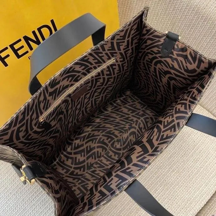 EN   Designer bags by Fendi 167