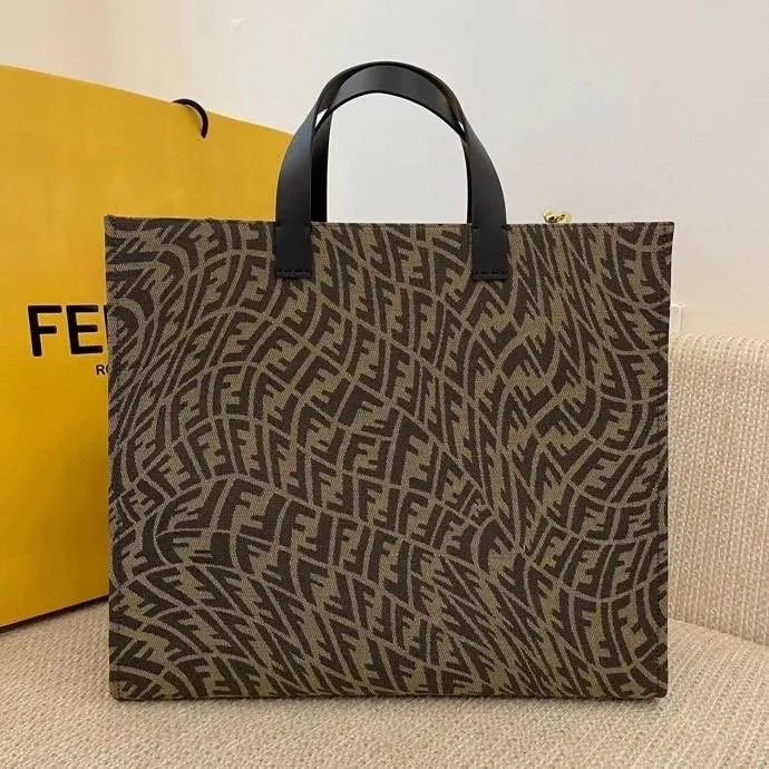 EN   Designer bags by Fendi 167