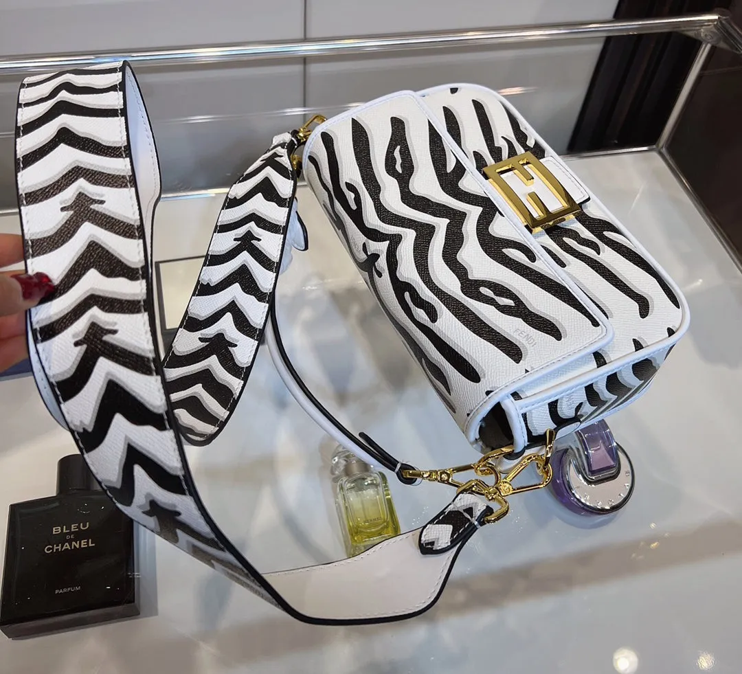 EN   Designer bags by Fendi 243