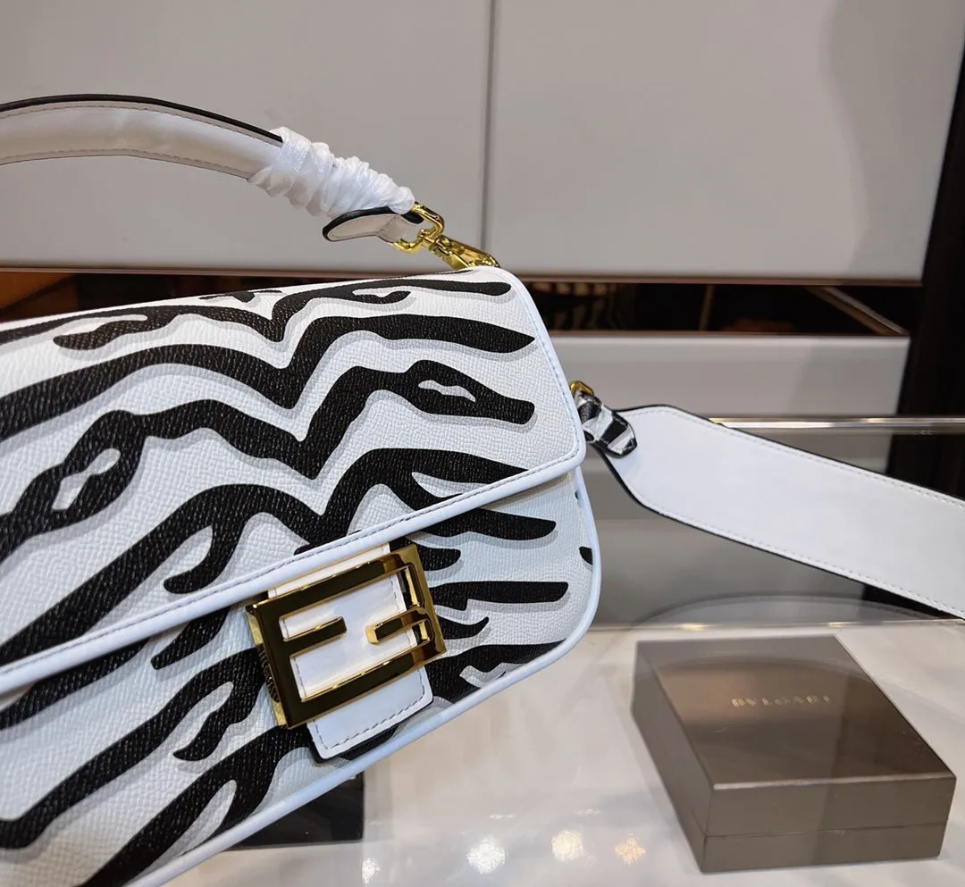 EN   Designer bags by Fendi 243