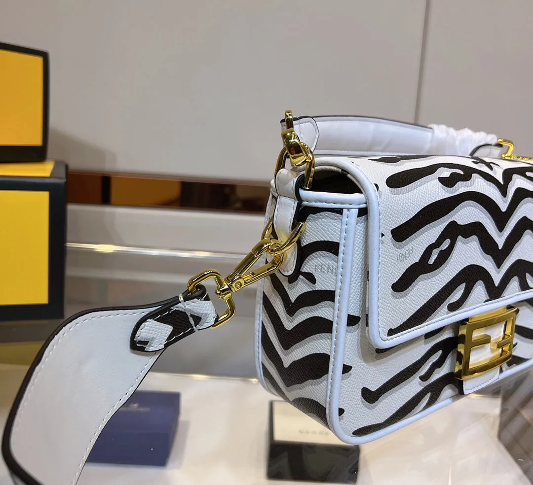 EN   Designer bags by Fendi 243