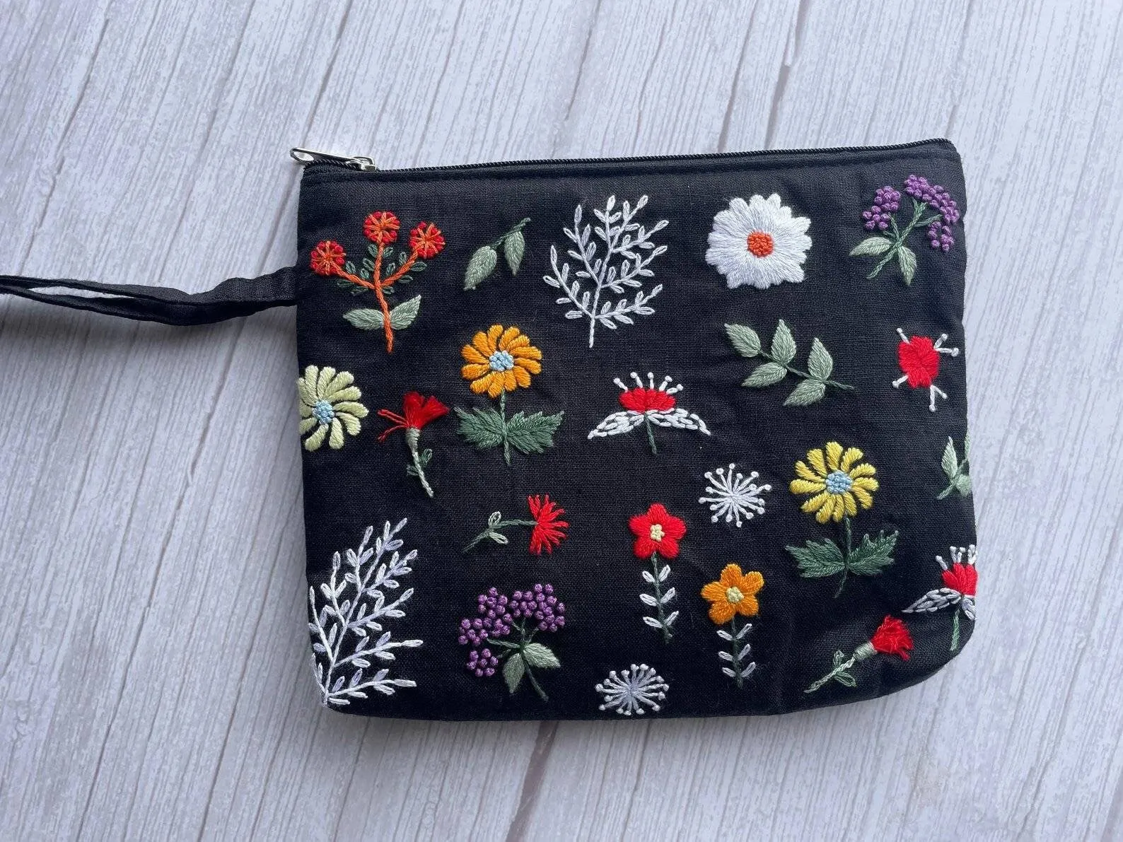 Flower Embroidered Cosmetics Bag, Collection Madeline