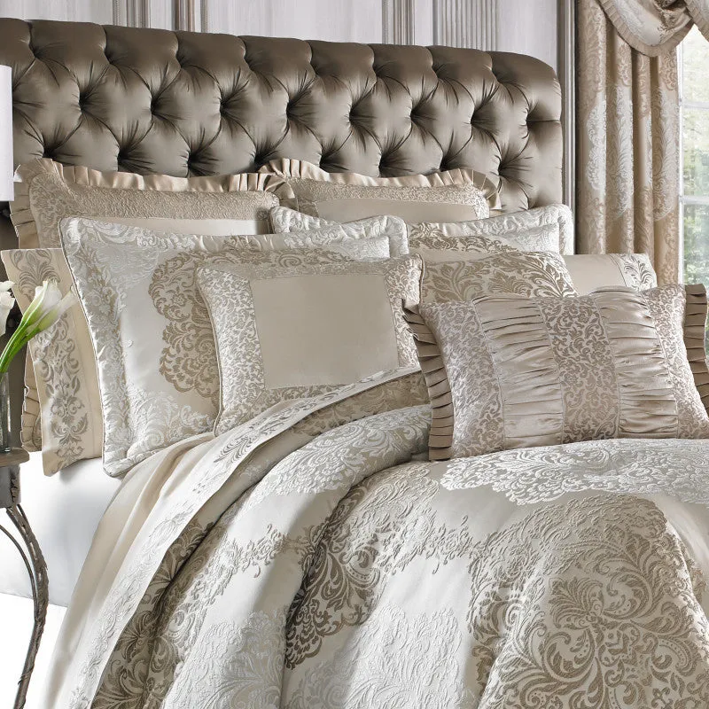 La Scala Comforter Set