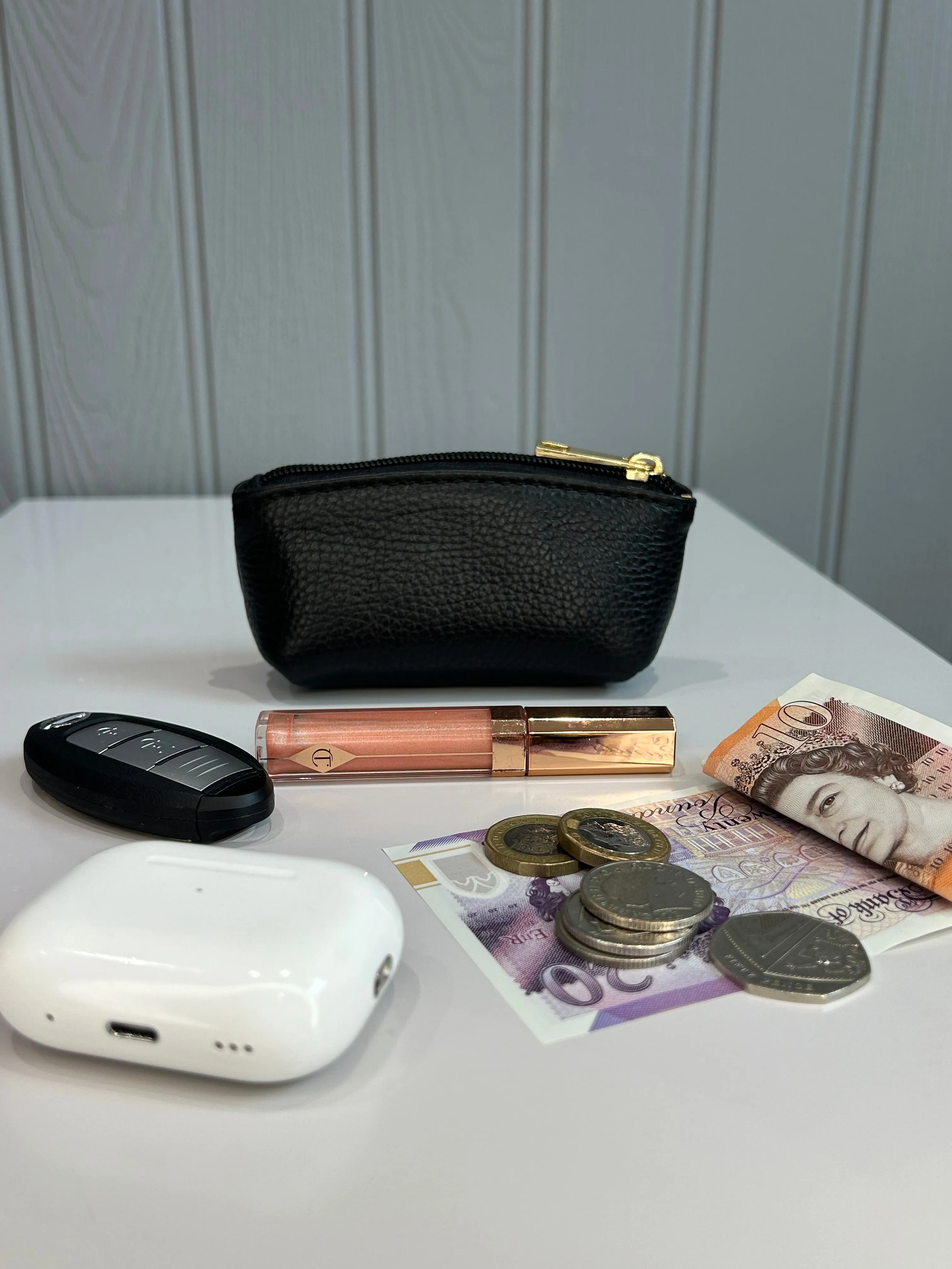 Leather Curved Mini Pouch | Black