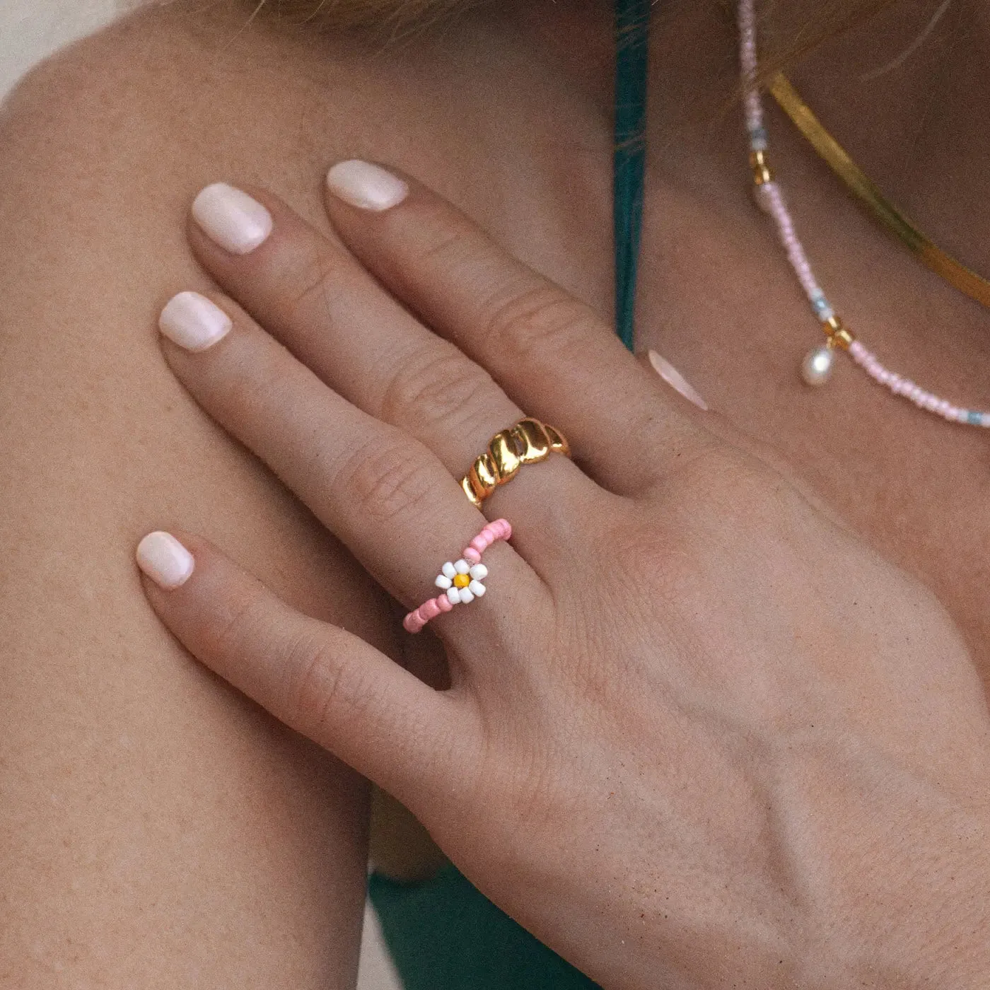Lisa - Flower Bead Ring