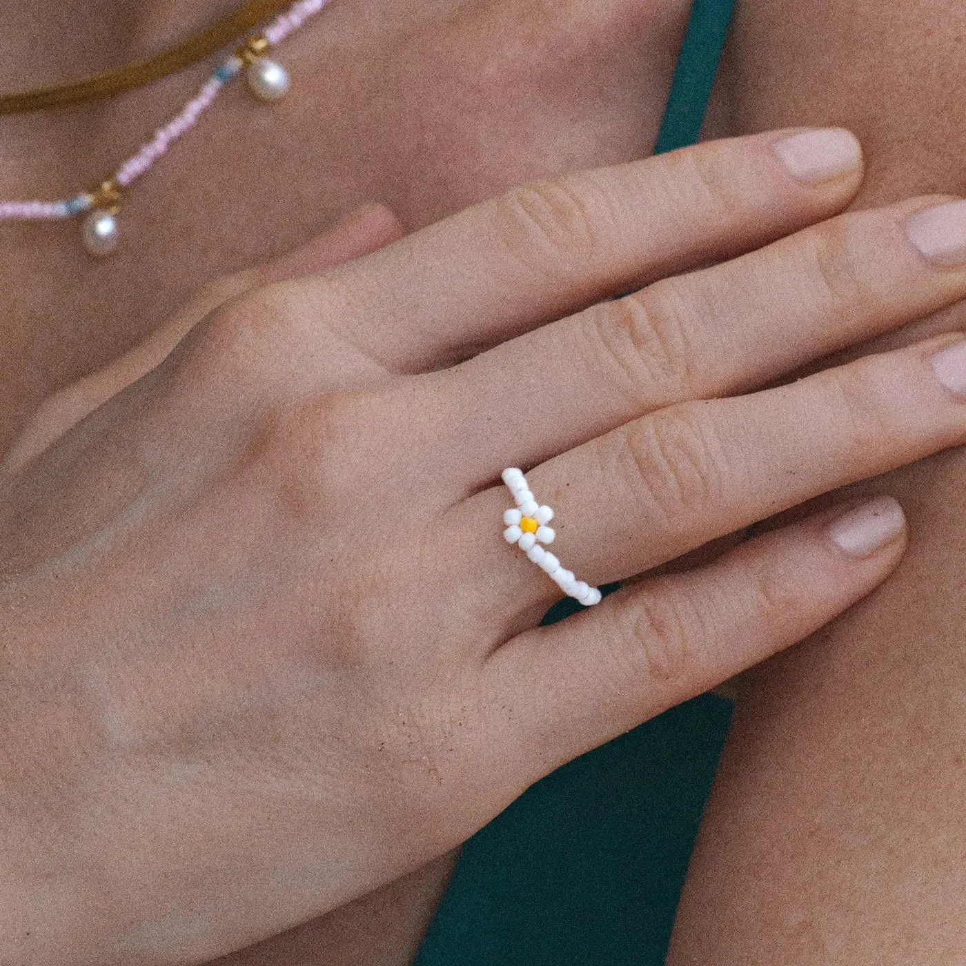 Lisa - Flower Bead Ring