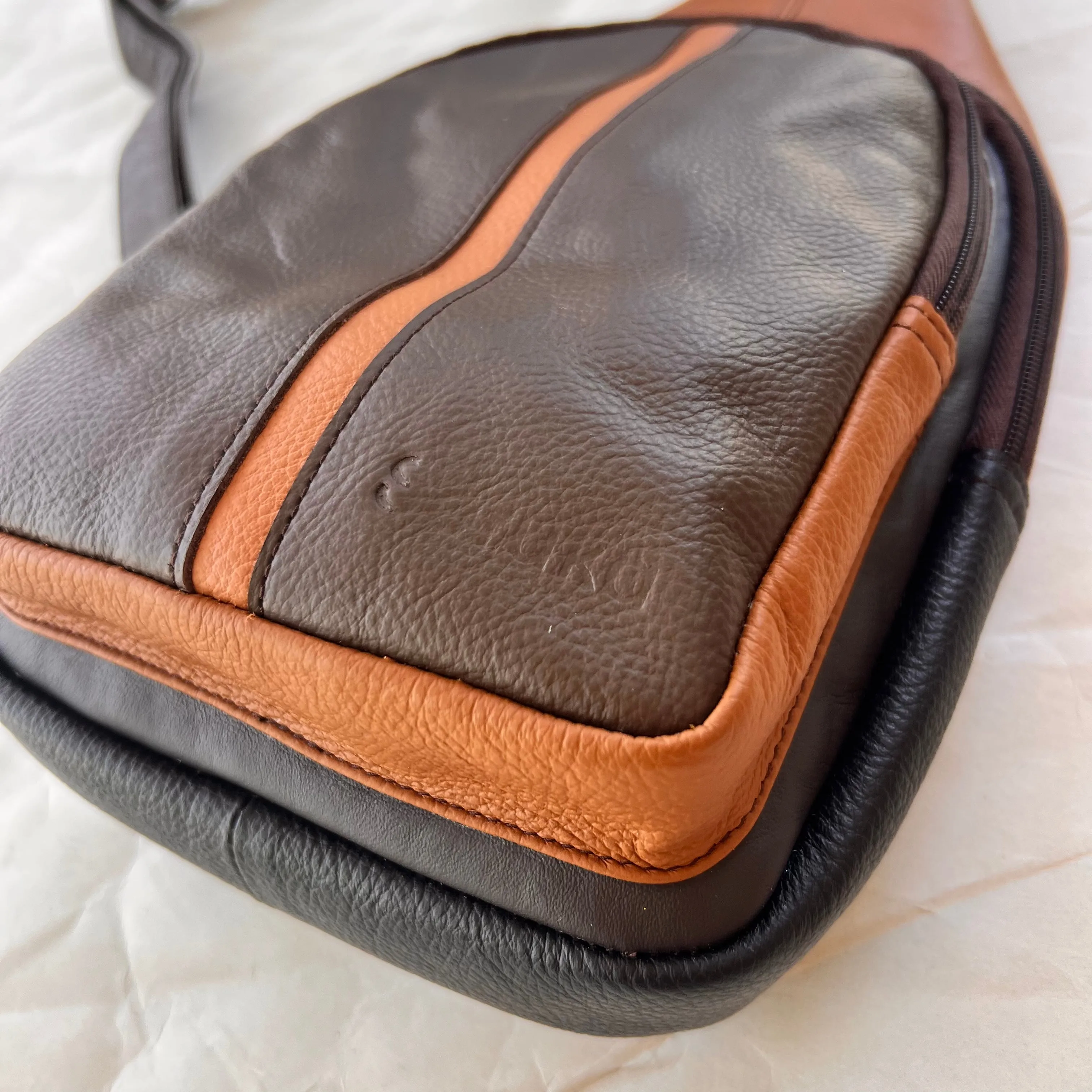 Soruka - Gregg Sling Bag, Chocolate